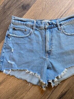 Abercrombie & Fitch The Mom Short High Rise Shorts